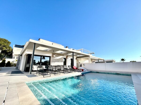 5-Zimmer Villa in La Siesta, Torrevieja