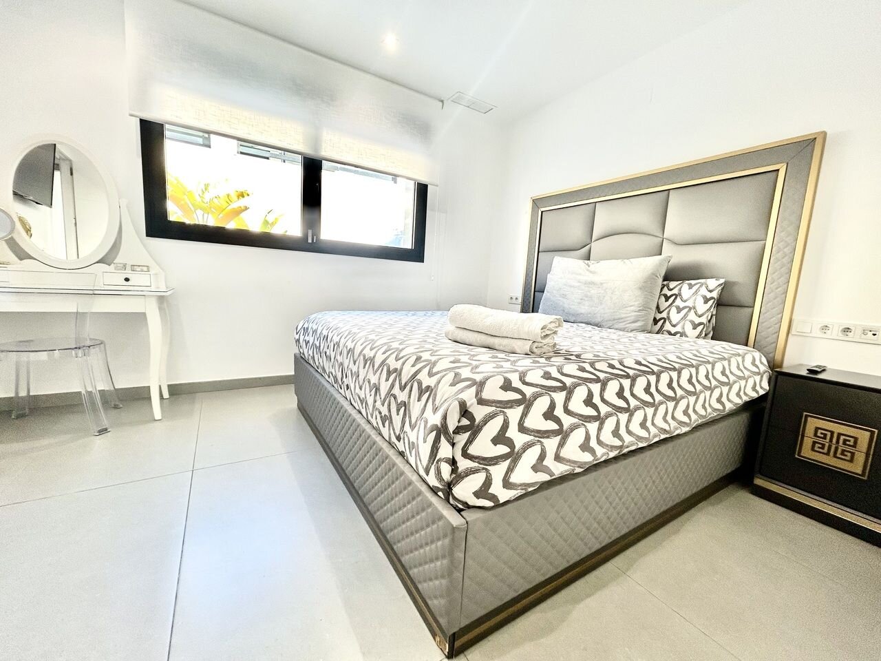 5-Bedroom Villa in La Siesta, Torrevieja - Image 12