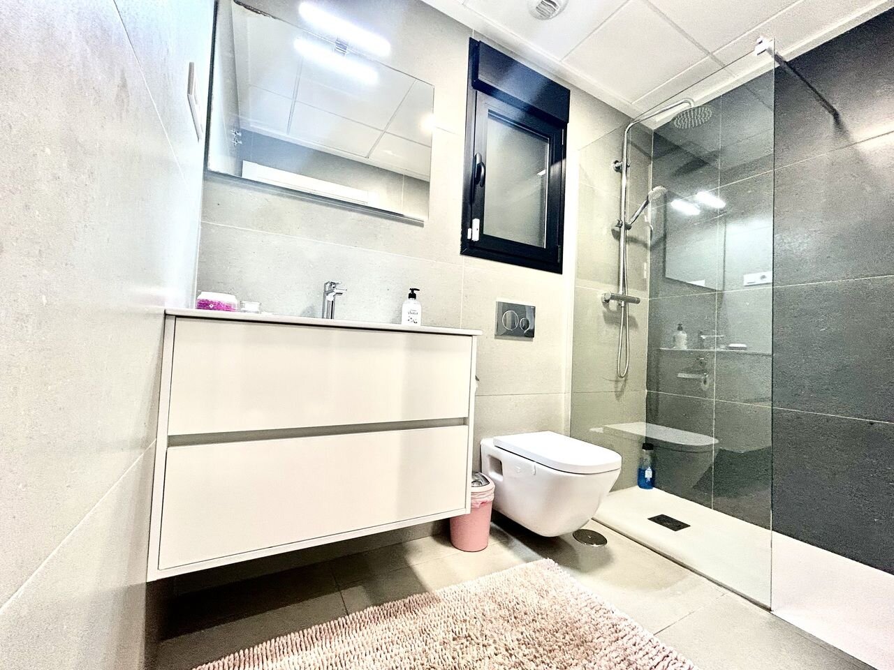 5-Bedroom Villa in La Siesta, Torrevieja - Image 15