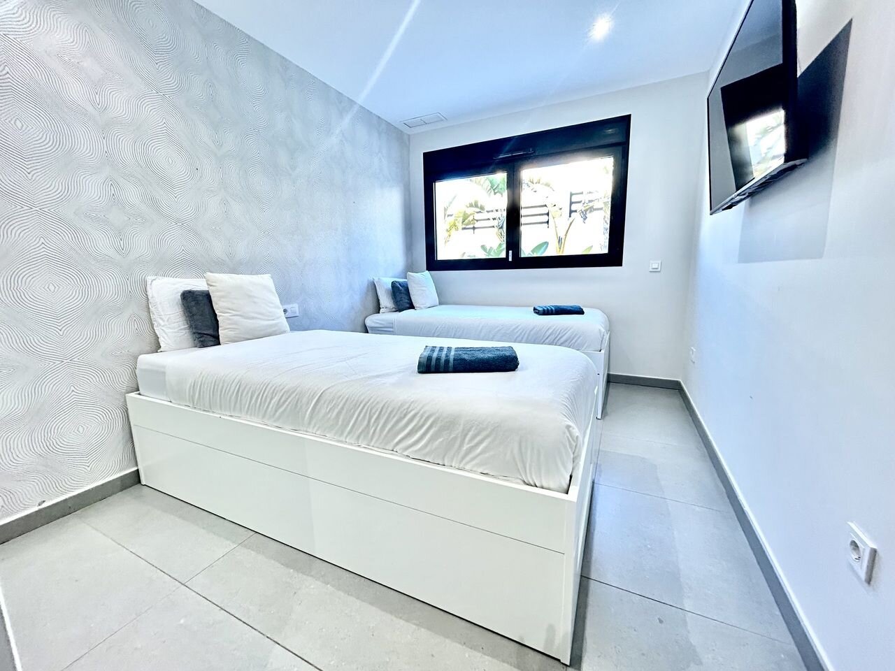5-Bedroom Villa in La Siesta, Torrevieja - Image 17