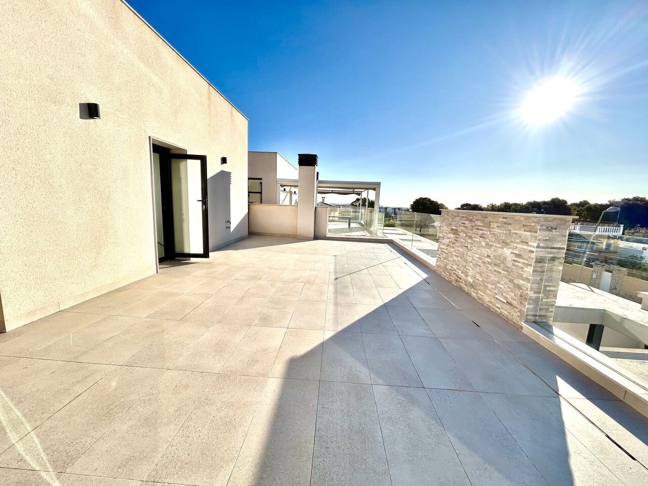 5-Bedroom Villa in La Siesta, Torrevieja - Image 22