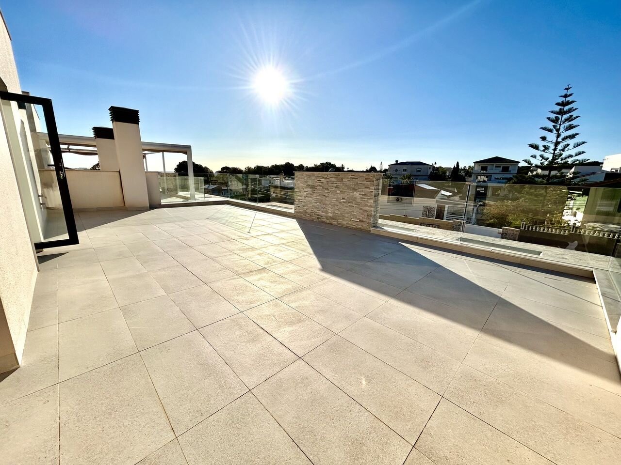 5-Bedroom Villa in La Siesta, Torrevieja - Image 23