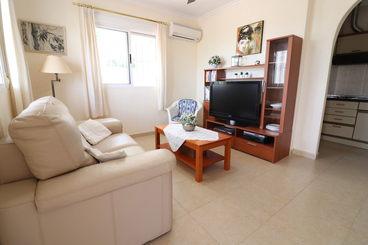 3-Bedroom Detached House in Algorfa | Sunny Casas - Cost... - Image 13