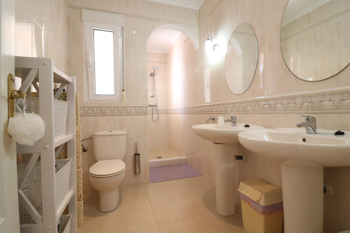 3-Bedroom Detached House in Algorfa | Sunny Casas - Cost... - Image 16