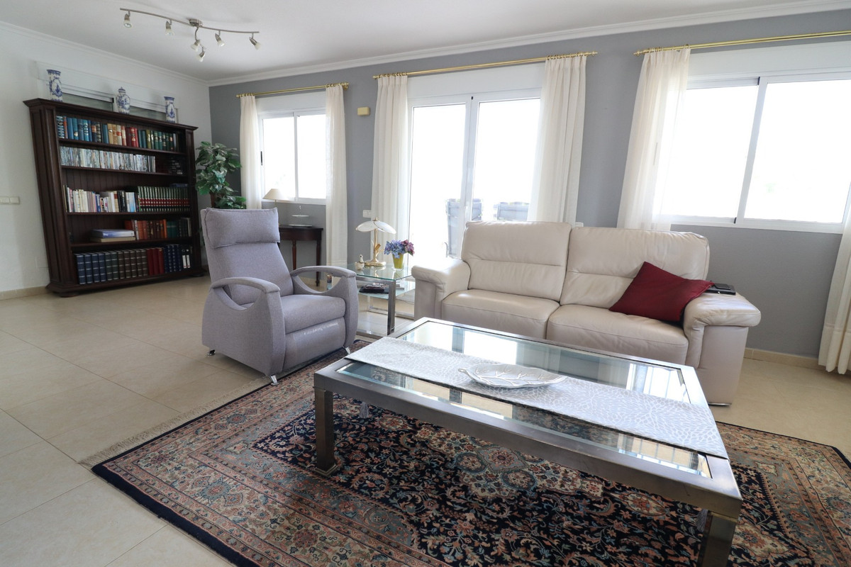 3-Bedroom Detached House in Algorfa | Sunny Casas - Cost... - Image 6