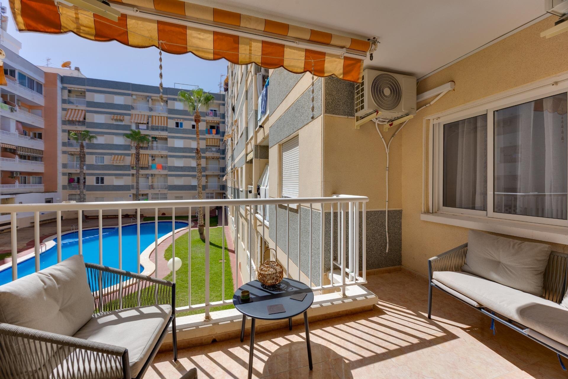 3-Bedroom Apartment in Estacion de Autobuses, Torrevieja - Image 1
