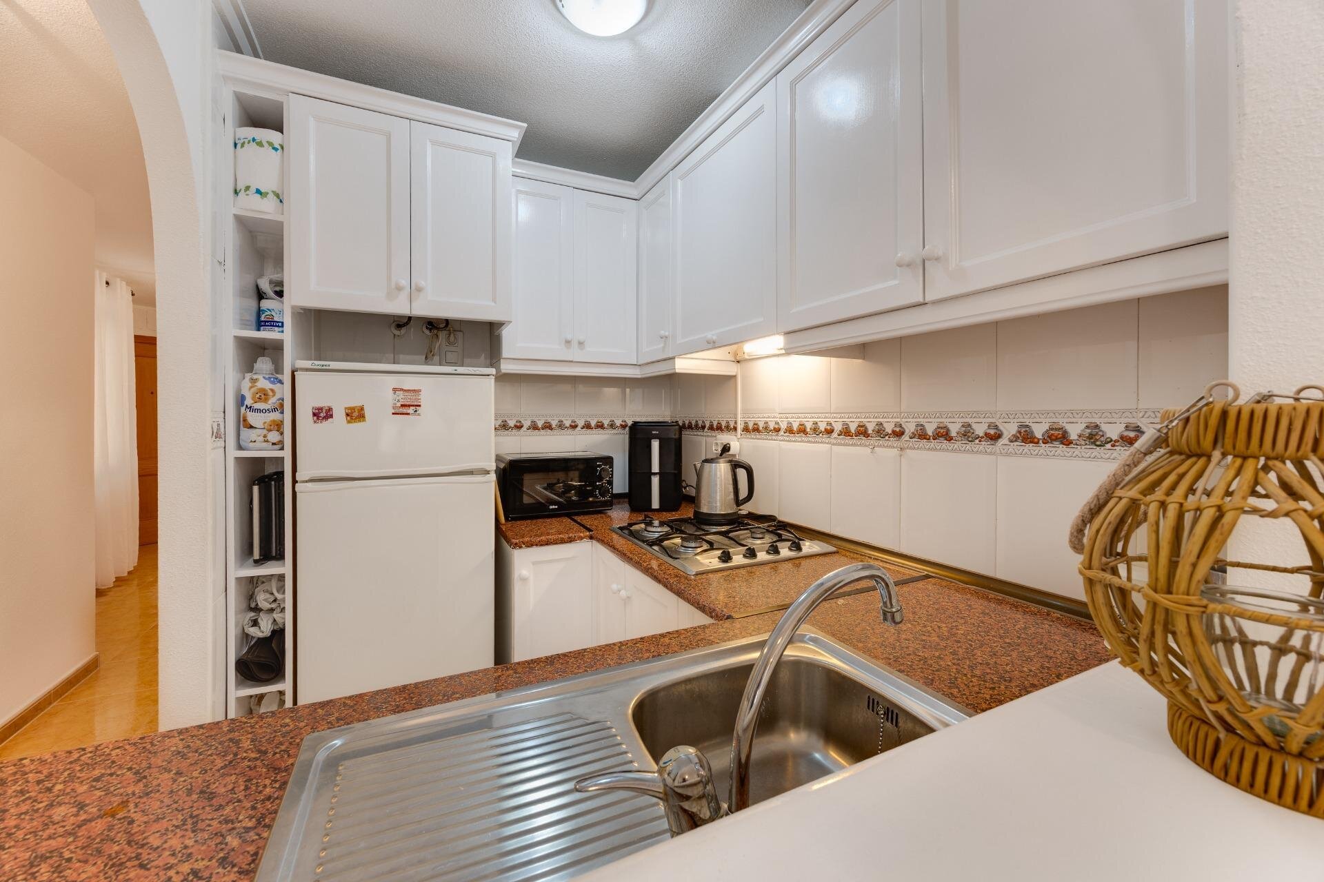 3-Bedroom Apartment in Estacion de Autobuses, Torrevieja - Image 10