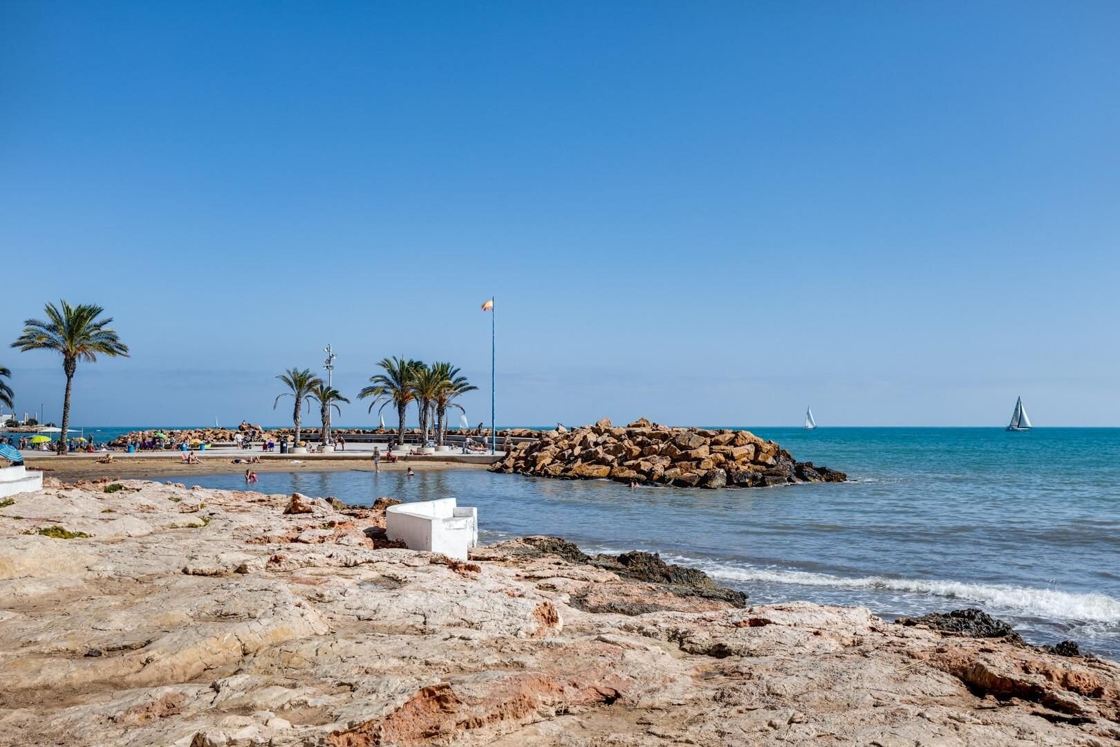 3-Bedroom Apartment in Estacion de Autobuses, Torrevieja - Image 16