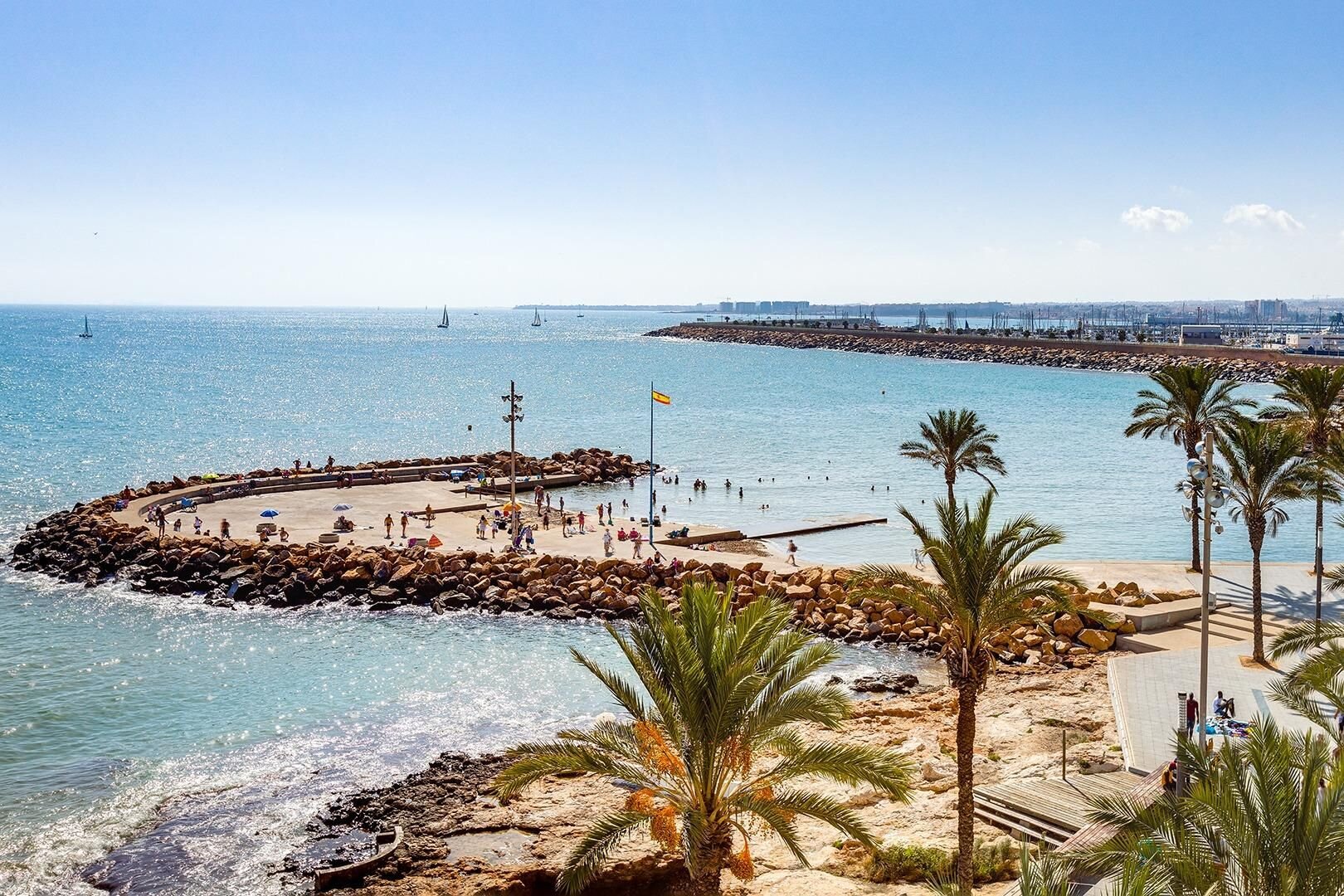 3-Bedroom Apartment in Estacion de Autobuses, Torrevieja - Image 17