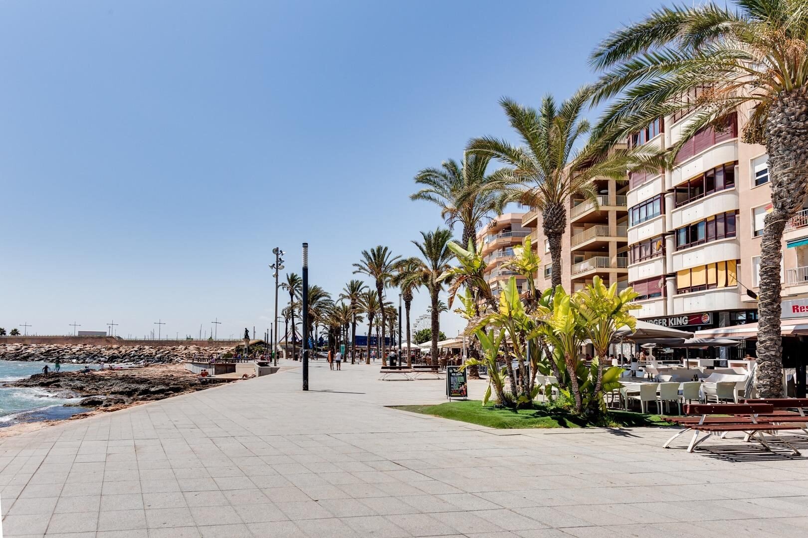 3-Bedroom Apartment in Estacion de Autobuses, Torrevieja - Image 19