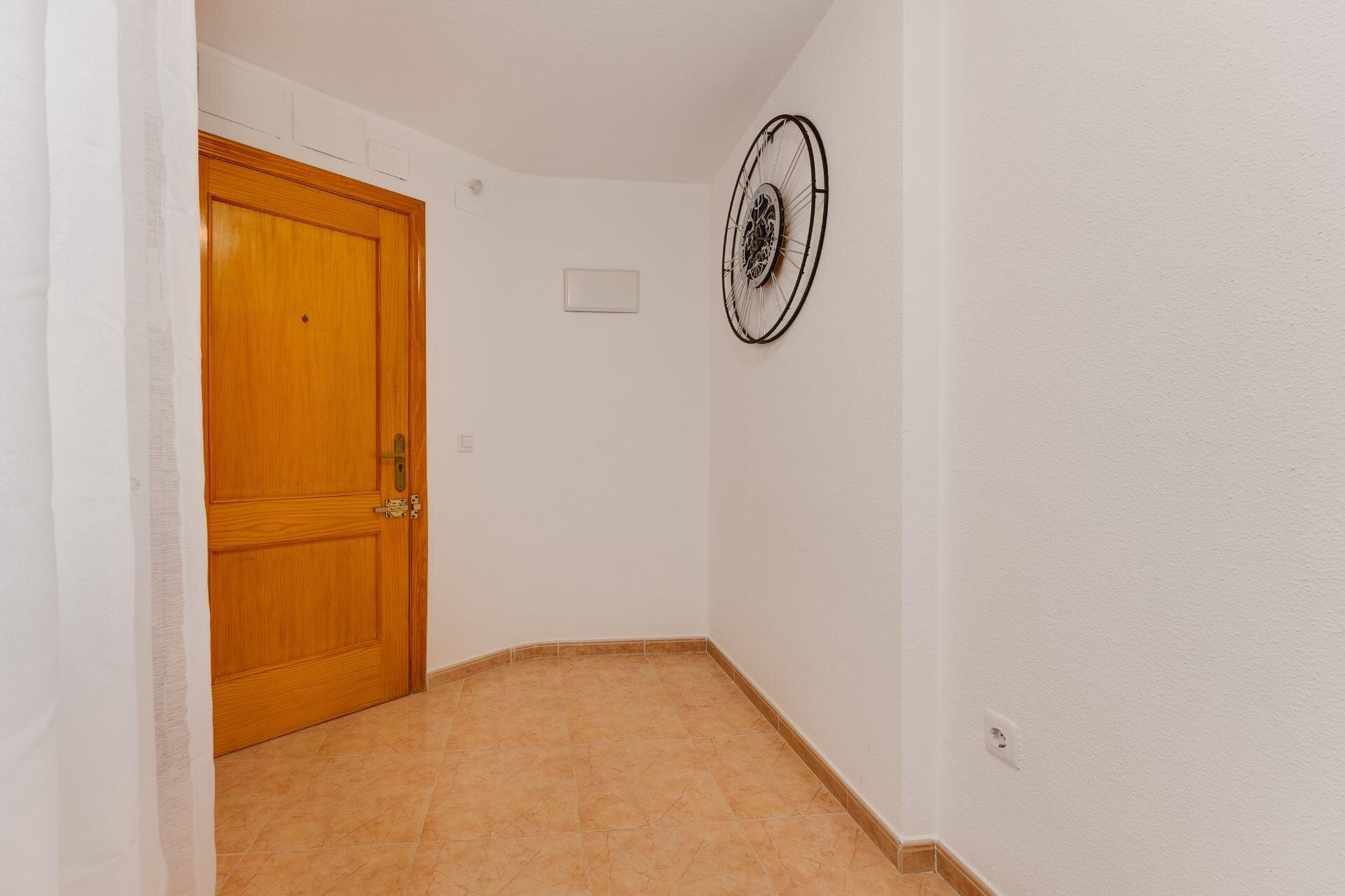 3-Bedroom Apartment in Estacion de Autobuses, Torrevieja - Image 36