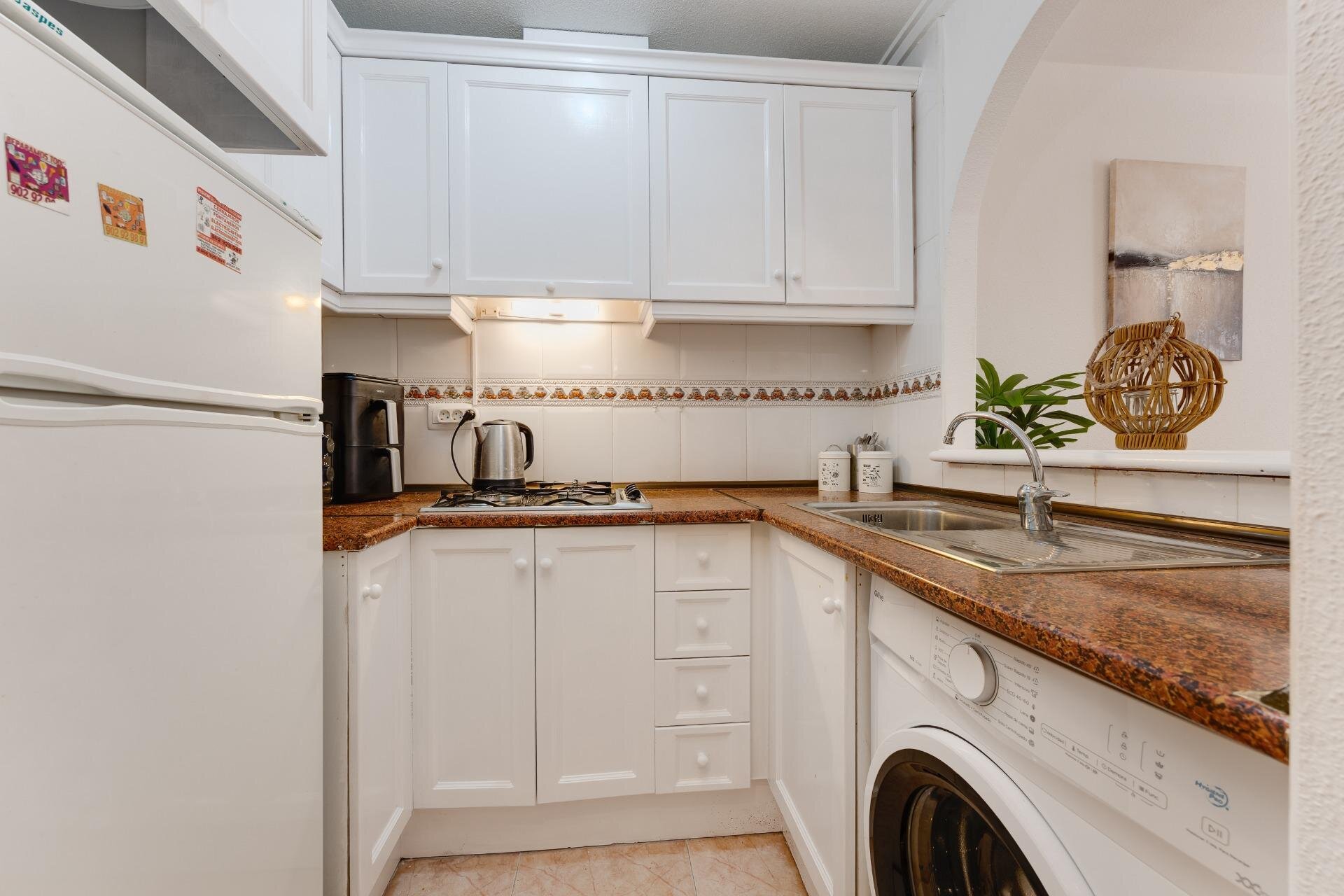 3-Bedroom Apartment in Estacion de Autobuses, Torrevieja - Image 37