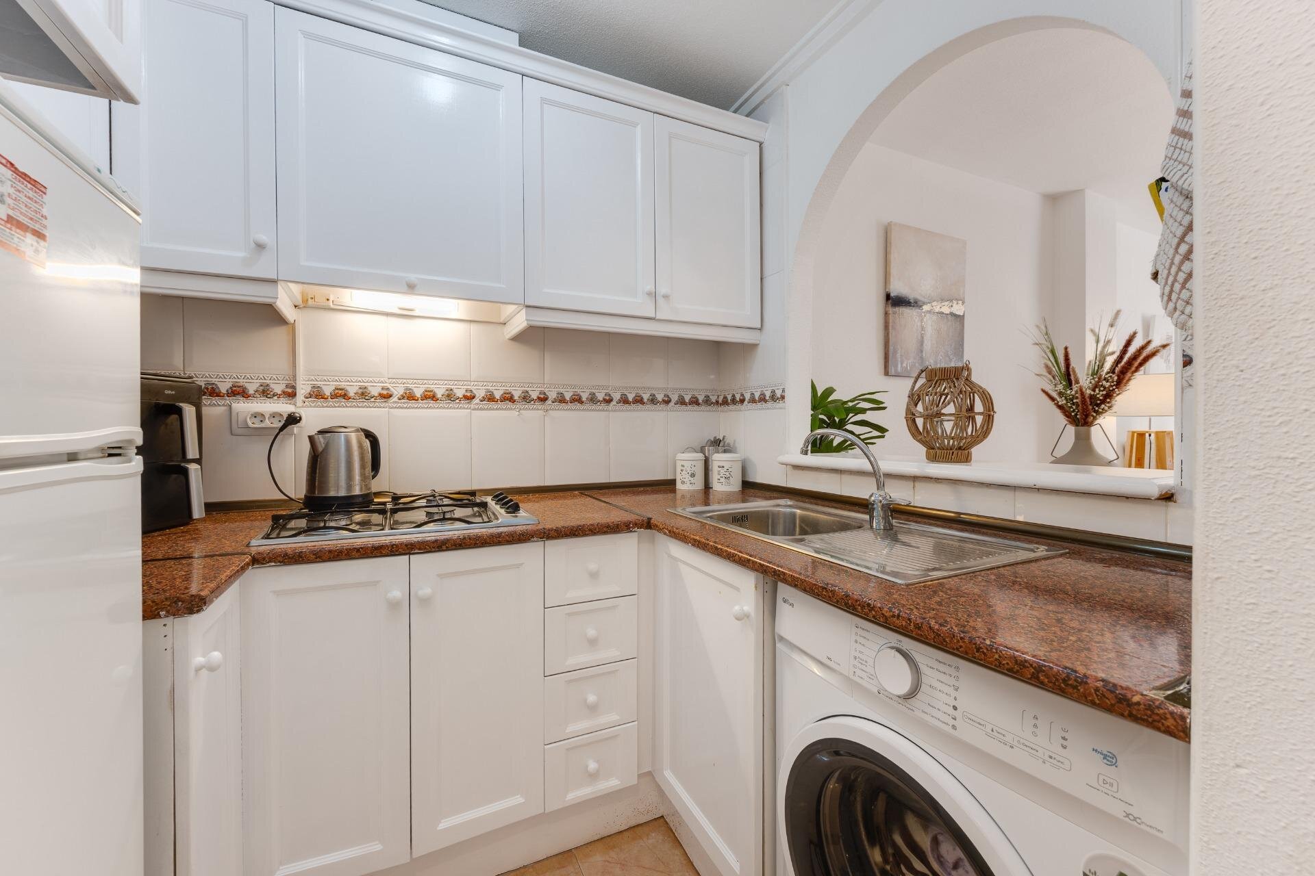 3-Bedroom Apartment in Estacion de Autobuses, Torrevieja - Image 38