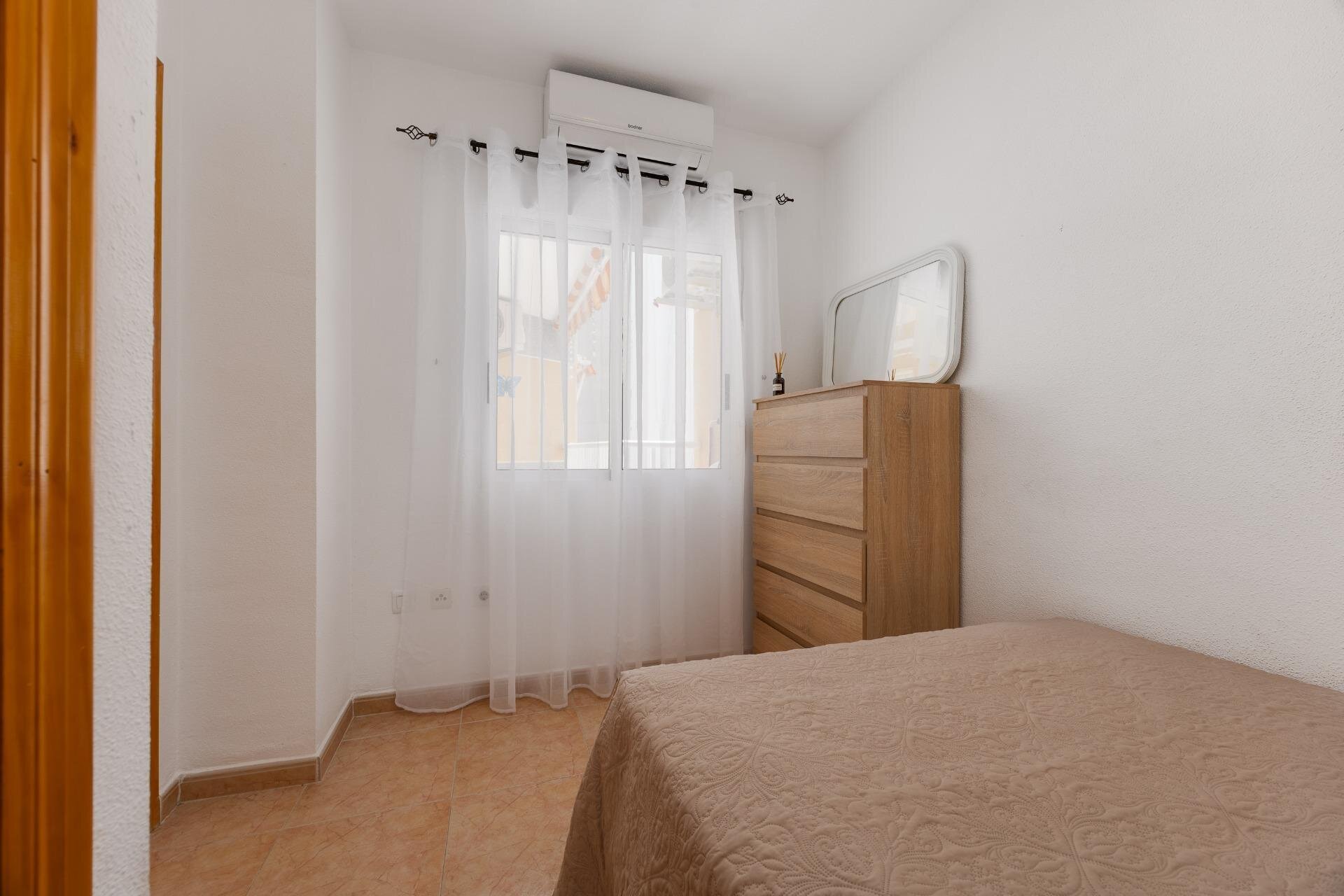 3-Bedroom Apartment in Estacion de Autobuses, Torrevieja - Image 41