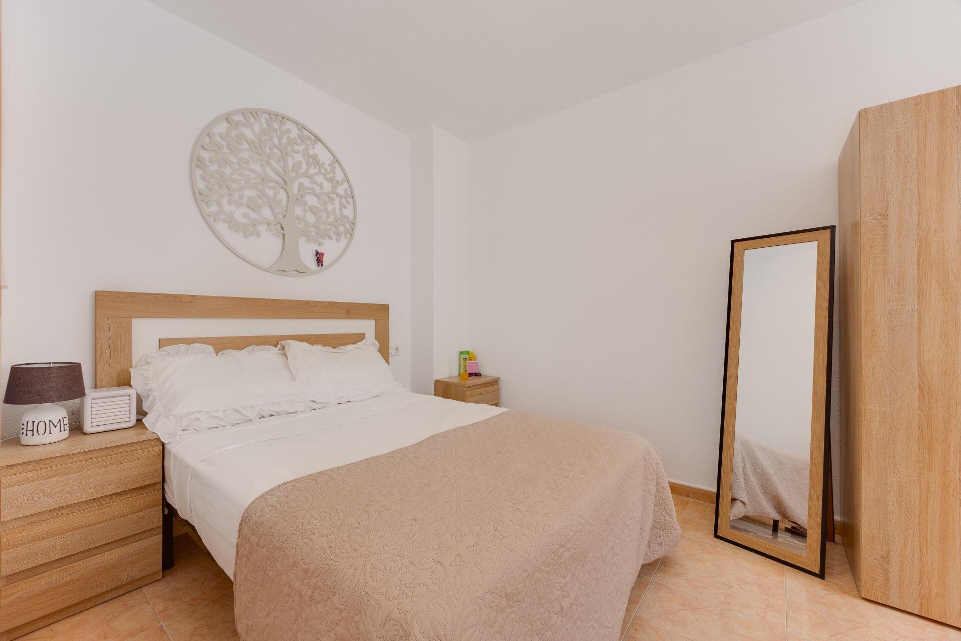 3-Bedroom Apartment in Estacion de Autobuses, Torrevieja - Image 42