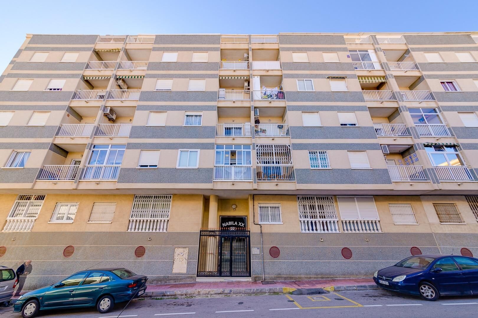 3-Bedroom Apartment in Estacion de Autobuses, Torrevieja - Image 8