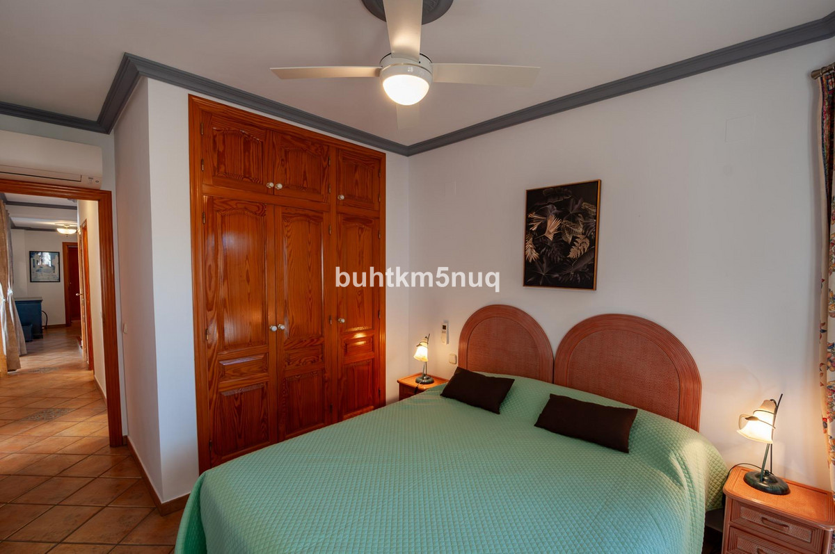 4-Bedroom Detached House in  Calpe | Sunny Casas - Costa ... - Image 18