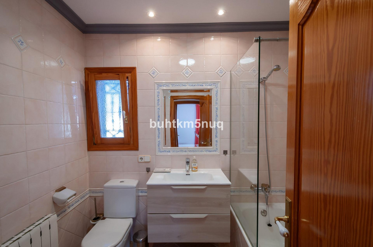 4-Bedroom Detached House in  Calpe | Sunny Casas - Costa ... - Image 19