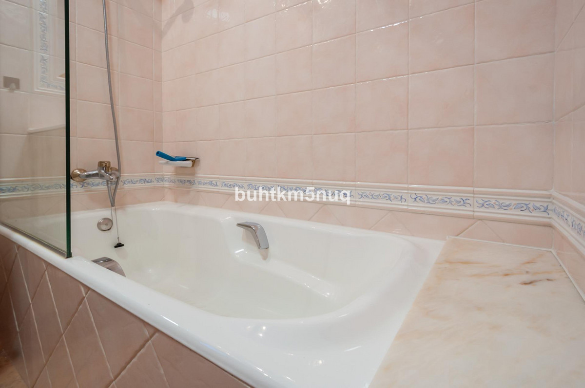 4-Bedroom Detached House in  Calpe | Sunny Casas - Costa ... - Image 20