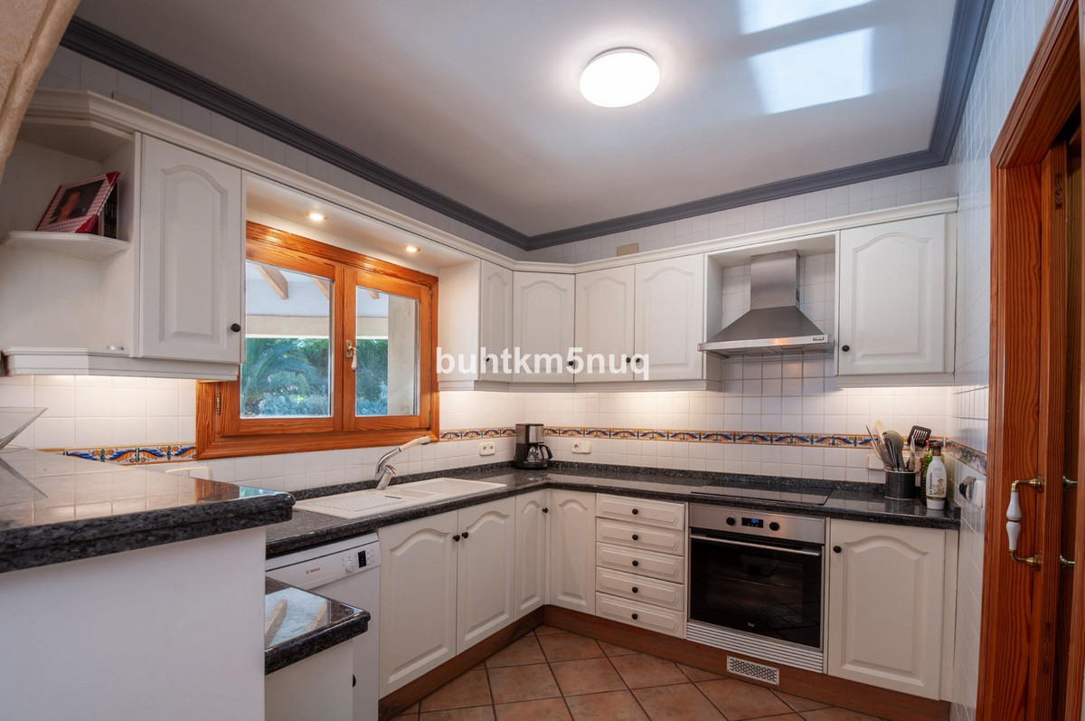 4-Bedroom Detached House in  Calpe | Sunny Casas - Costa ... - Image 7