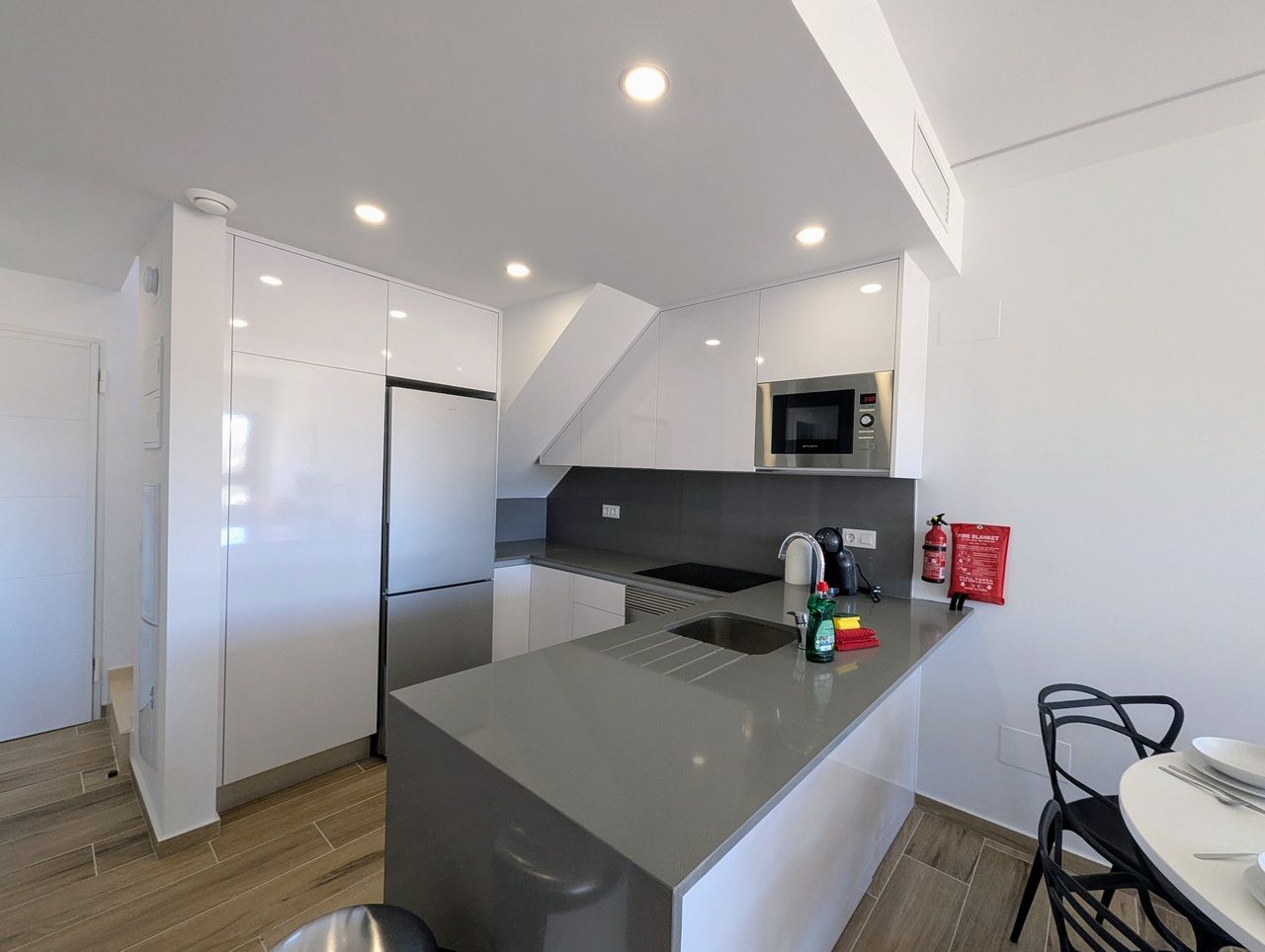 2-Bedroom Penthouse in Las Filipinas, Orihuela Costa - Image 10