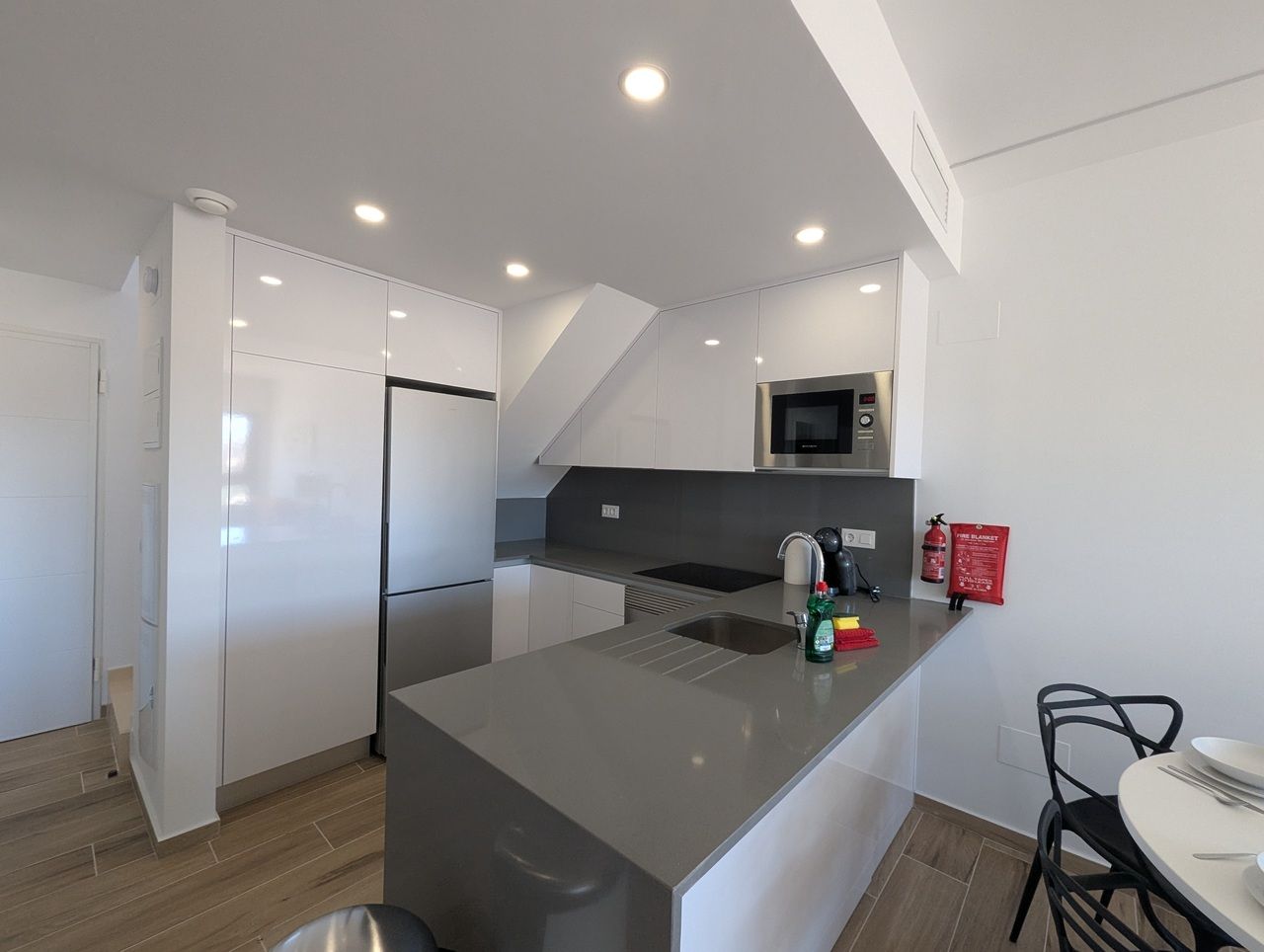 2-Bedroom Penthouse in Las Filipinas, Orihuela Costa - Image 9