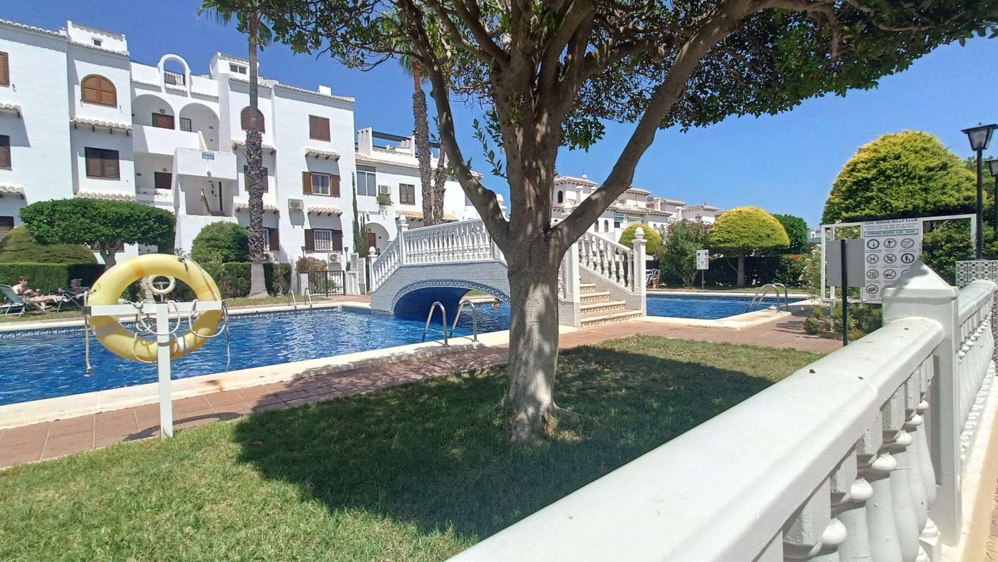 1-Bedroom Apartment in Rojales - Image 31