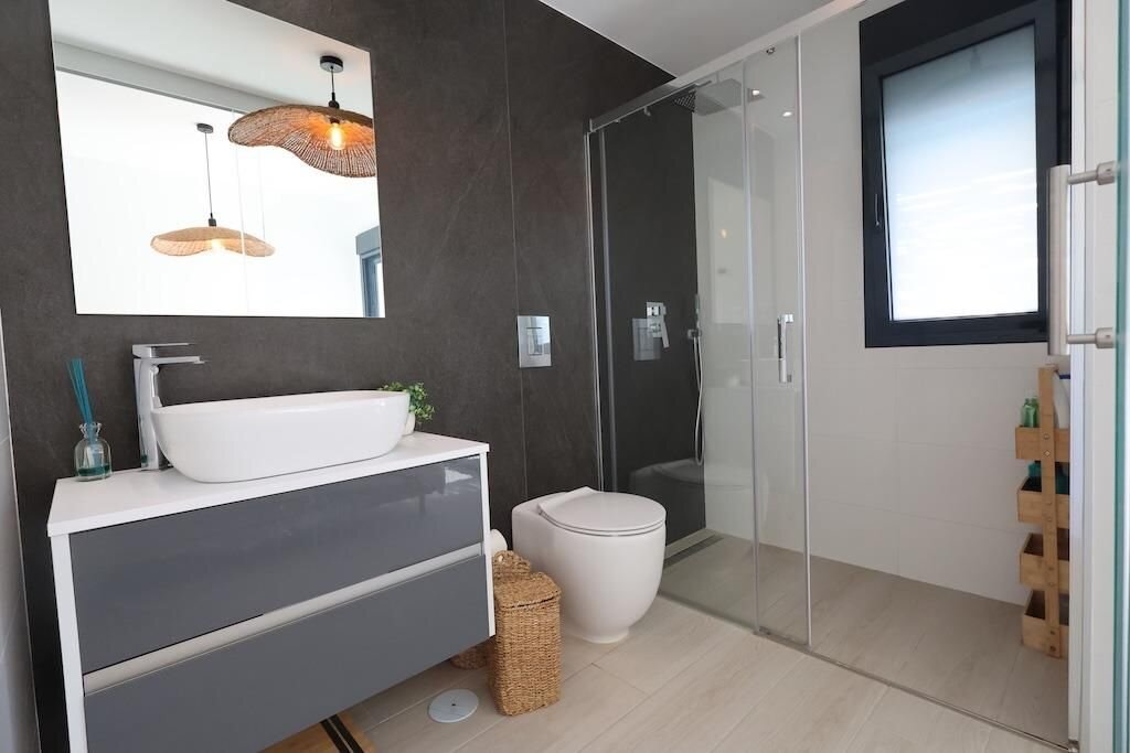 3-Bedroom Villa in Comunidad Valenciana, Algorfa - Image 12