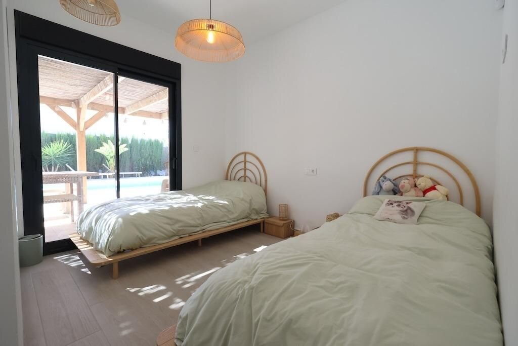 3-Bedroom Villa in Comunidad Valenciana, Algorfa - Image 13