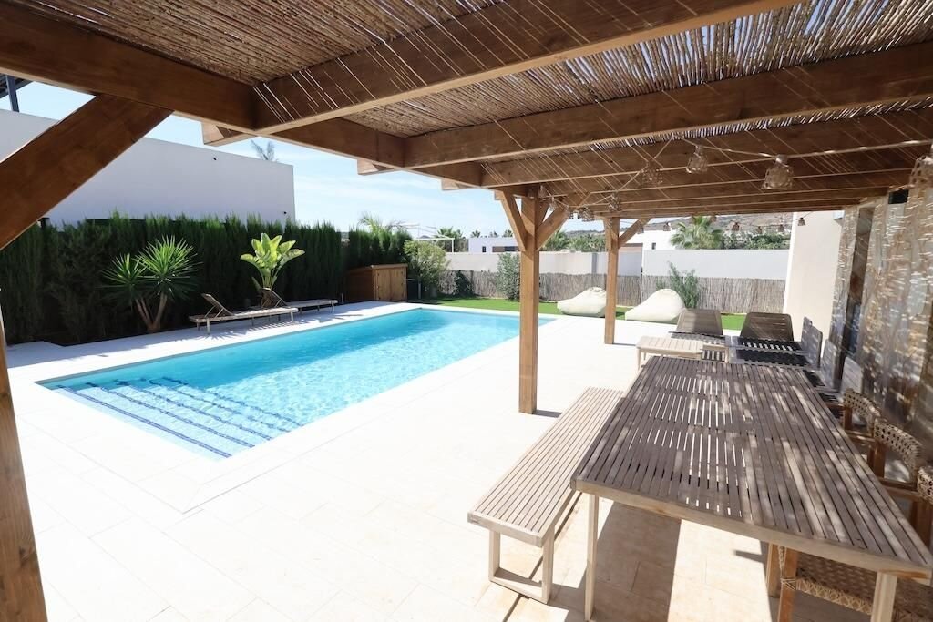 3-Bedroom Villa in Comunidad Valenciana, Algorfa - Image 17