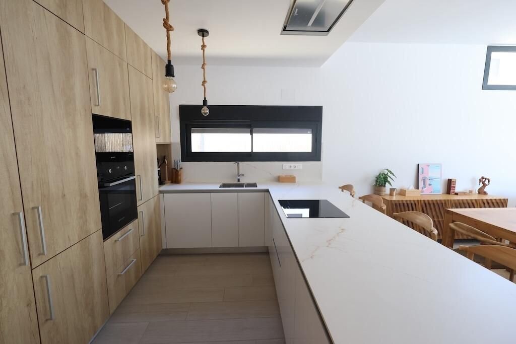 3-Bedroom Villa in Comunidad Valenciana, Algorfa - Image 2