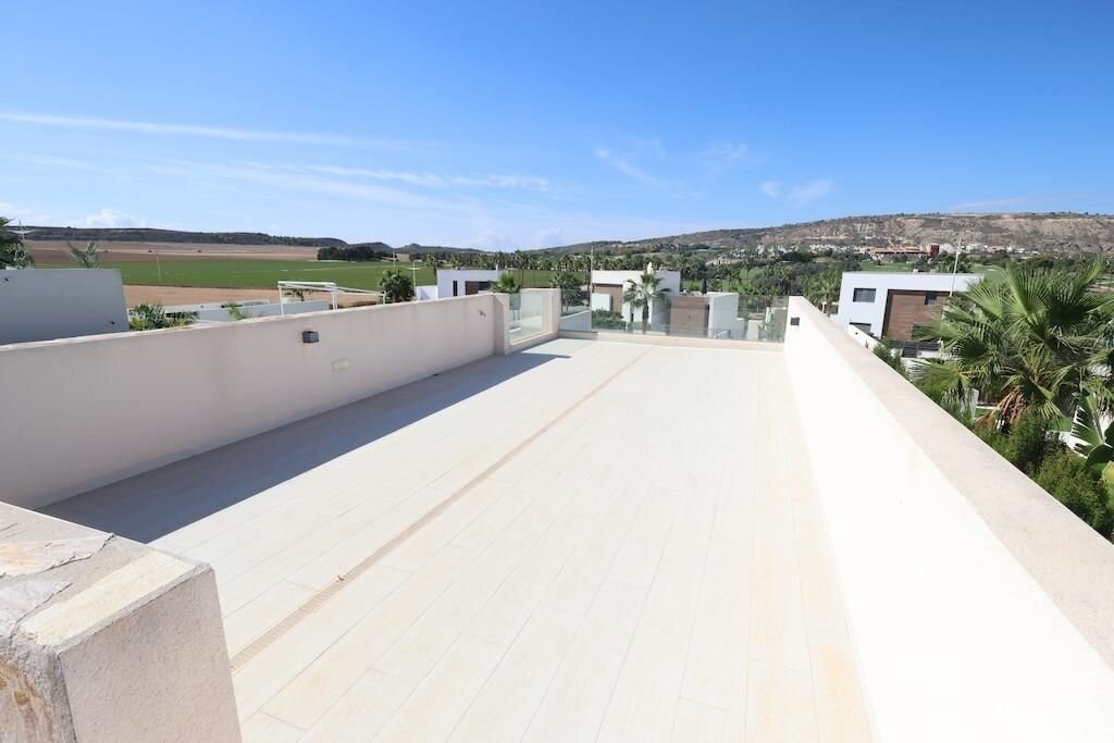 3-Bedroom Villa in Comunidad Valenciana, Algorfa - Image 24