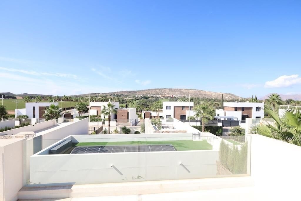 3-Bedroom Villa in Comunidad Valenciana, Algorfa - Image 25