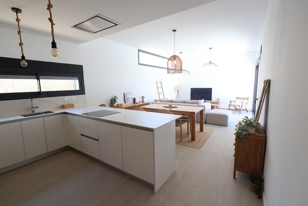 3-Bedroom Villa in Comunidad Valenciana, Algorfa - Image 4