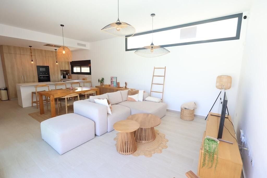 3-Bedroom Villa in Comunidad Valenciana, Algorfa - Image 5