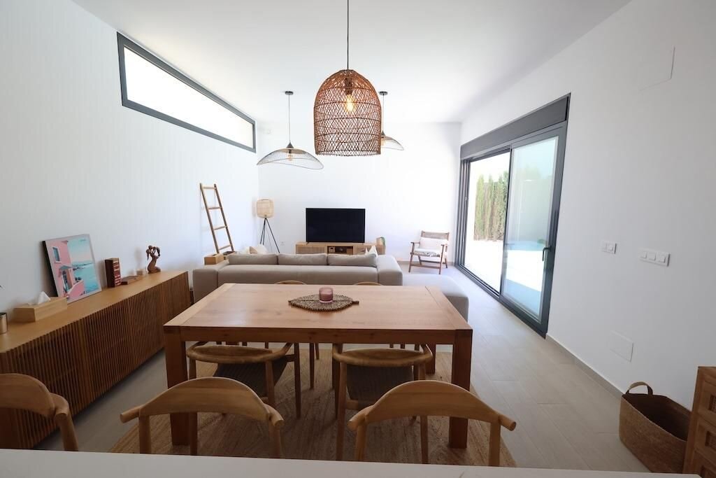 3-Bedroom Villa in Comunidad Valenciana, Algorfa - Image 9