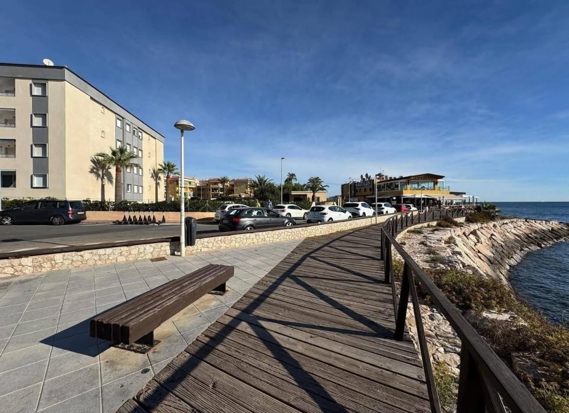 3-Bedroom Apartment in Punta Prima, Torrevieja - Image 33