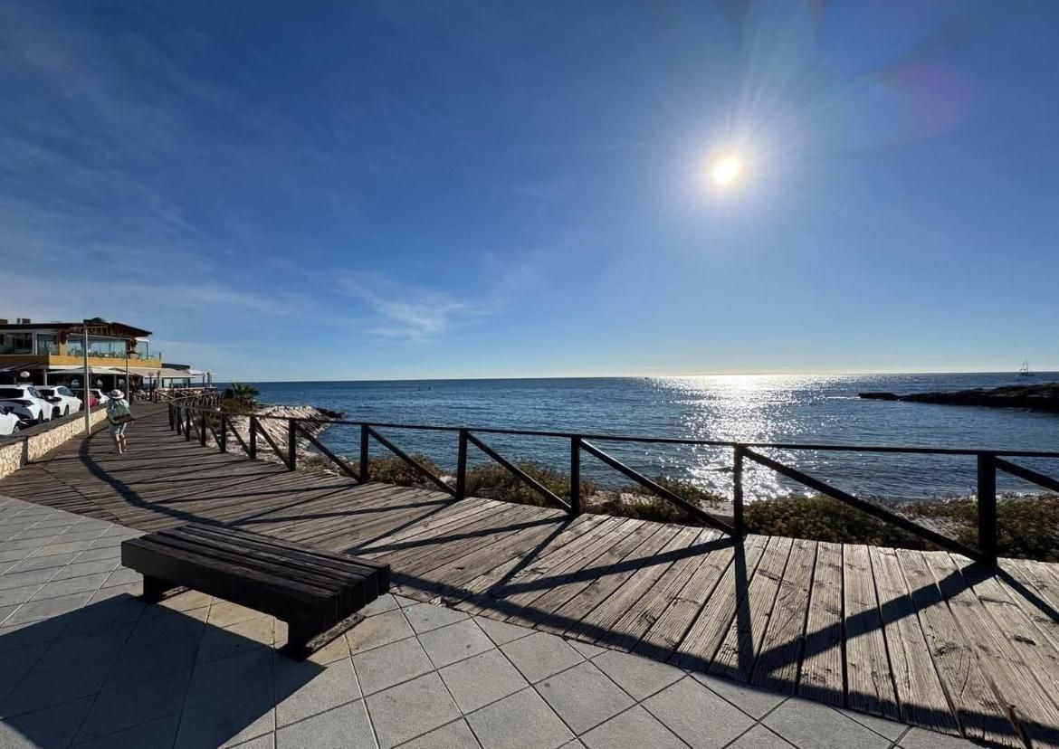 3-Bedroom Apartment in Punta Prima, Torrevieja - Image 39