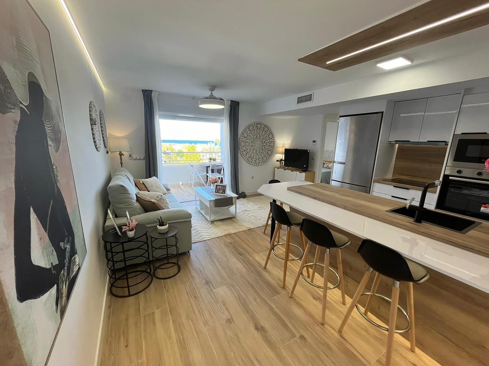 3-Bedroom Apartment in Punta Prima, Torrevieja - Image 6