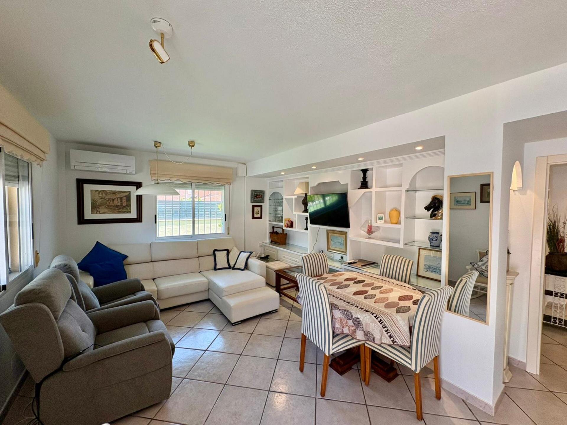 4-Bedroom Apartment in Los Narejos-Punta Calera, Los Alcázares - Image 3
