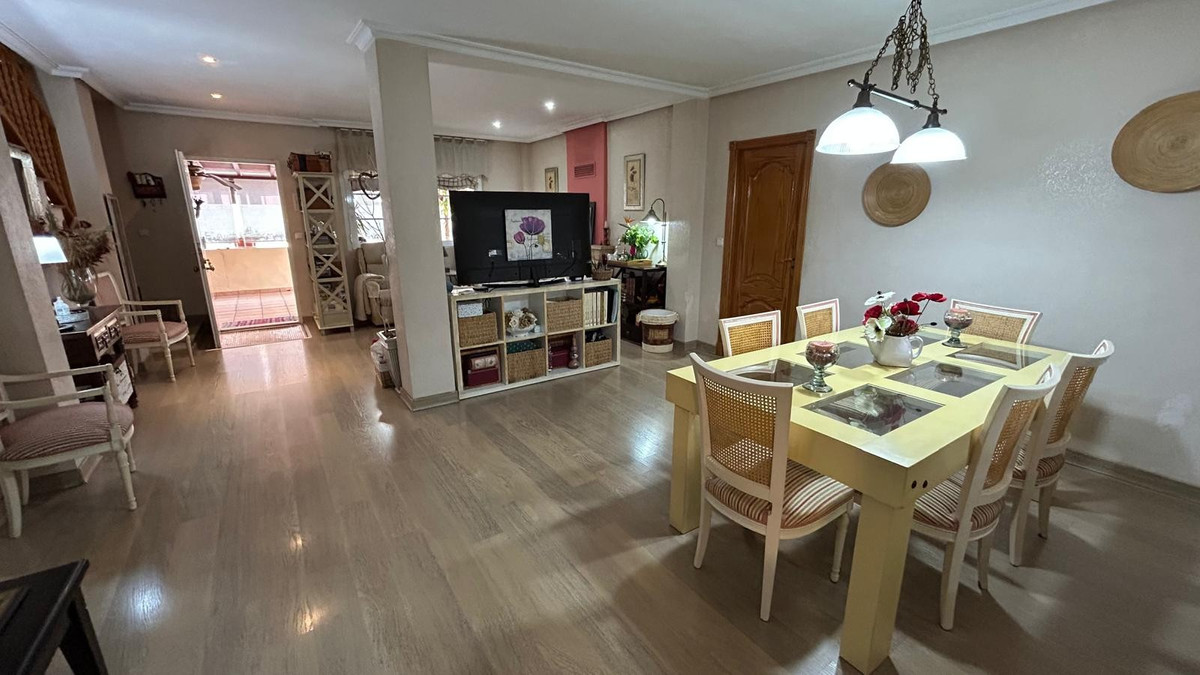 3-Bedroom Semi-Detached House in  Los Montesinos | Sunny ... - Image 11