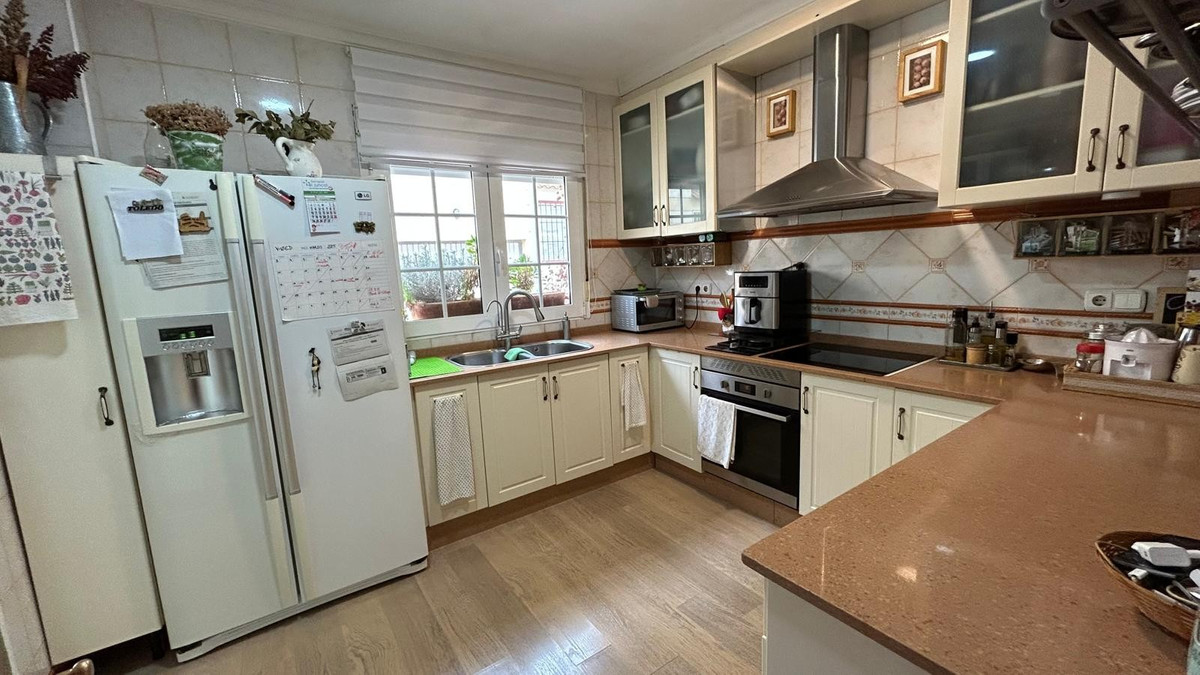 3-Bedroom Semi-Detached House in  Los Montesinos | Sunny ... - Image 14