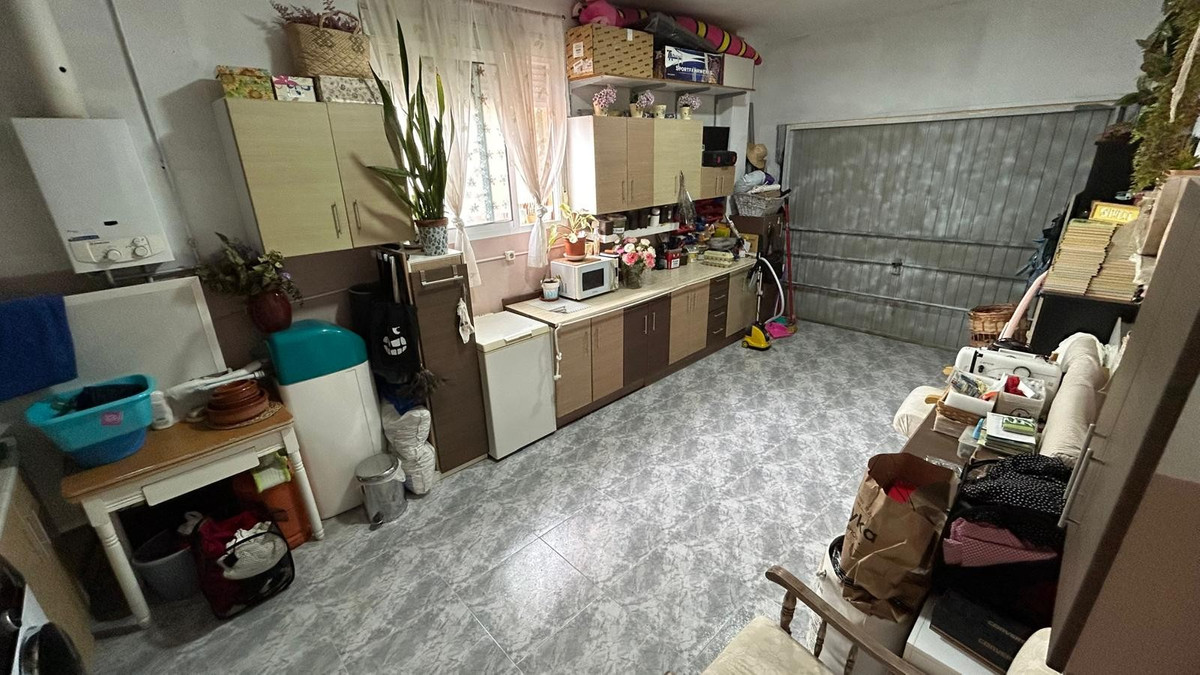 3-Bedroom Semi-Detached House in  Los Montesinos | Sunny ... - Image 16