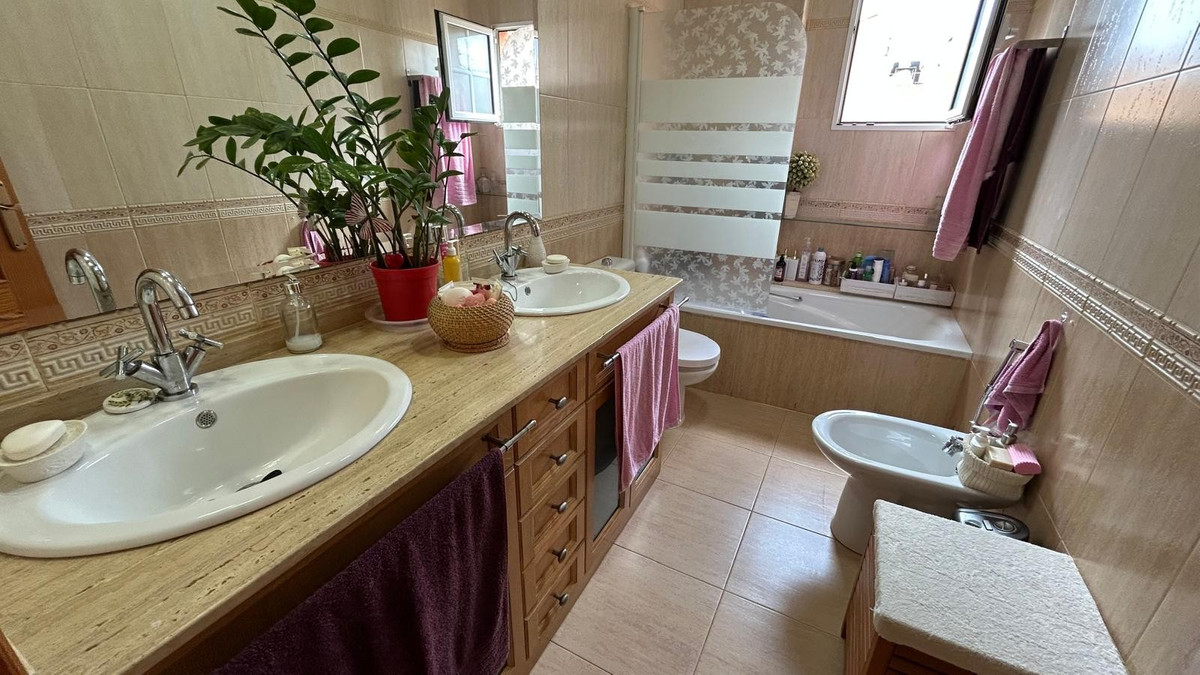 3-Bedroom Semi-Detached House in  Los Montesinos | Sunny ... - Image 24