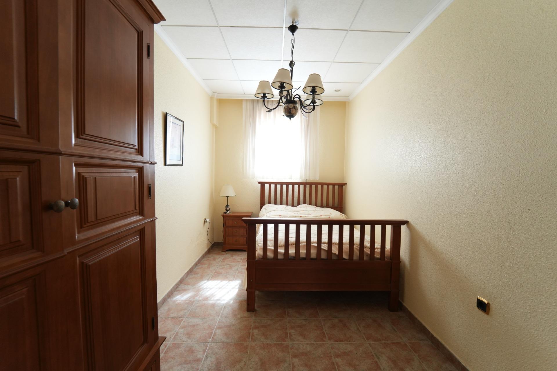 Villa met 8 Slaapkamers in Campoamor, Orihuela Costa - Image 12