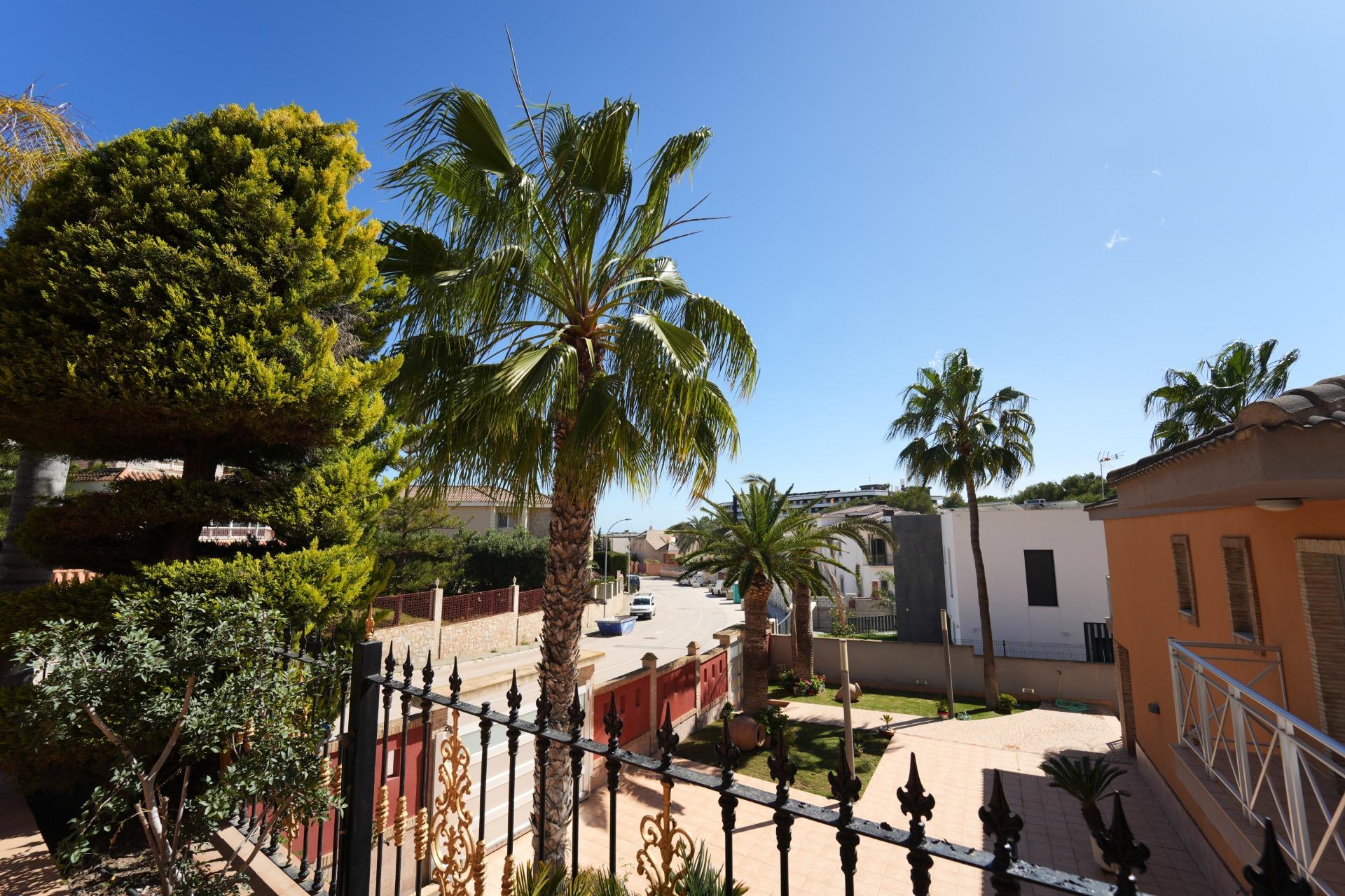 Villa met 8 Slaapkamers in Campoamor, Orihuela Costa - Image 32