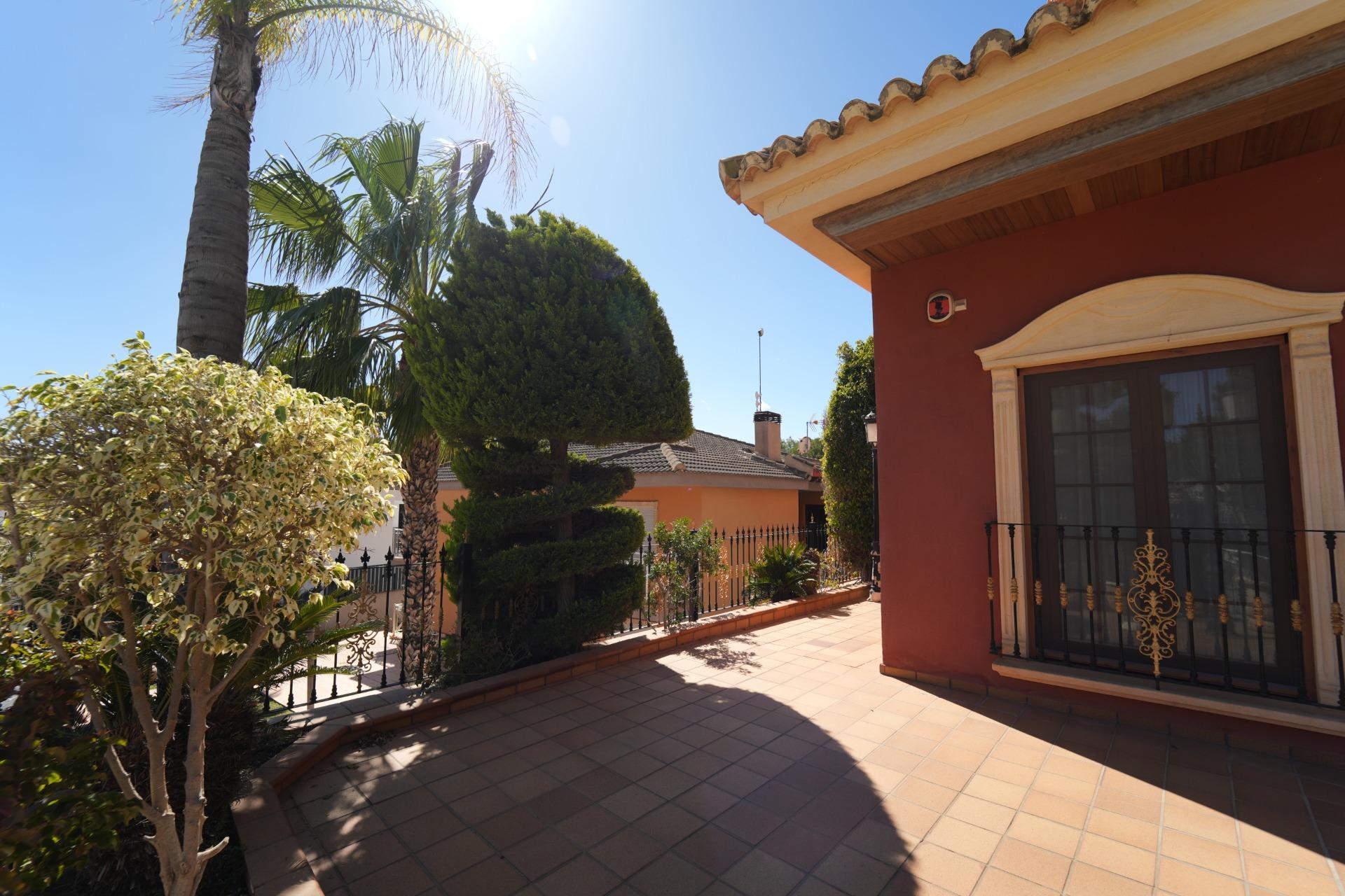 Villa met 8 Slaapkamers in Campoamor, Orihuela Costa - Image 33