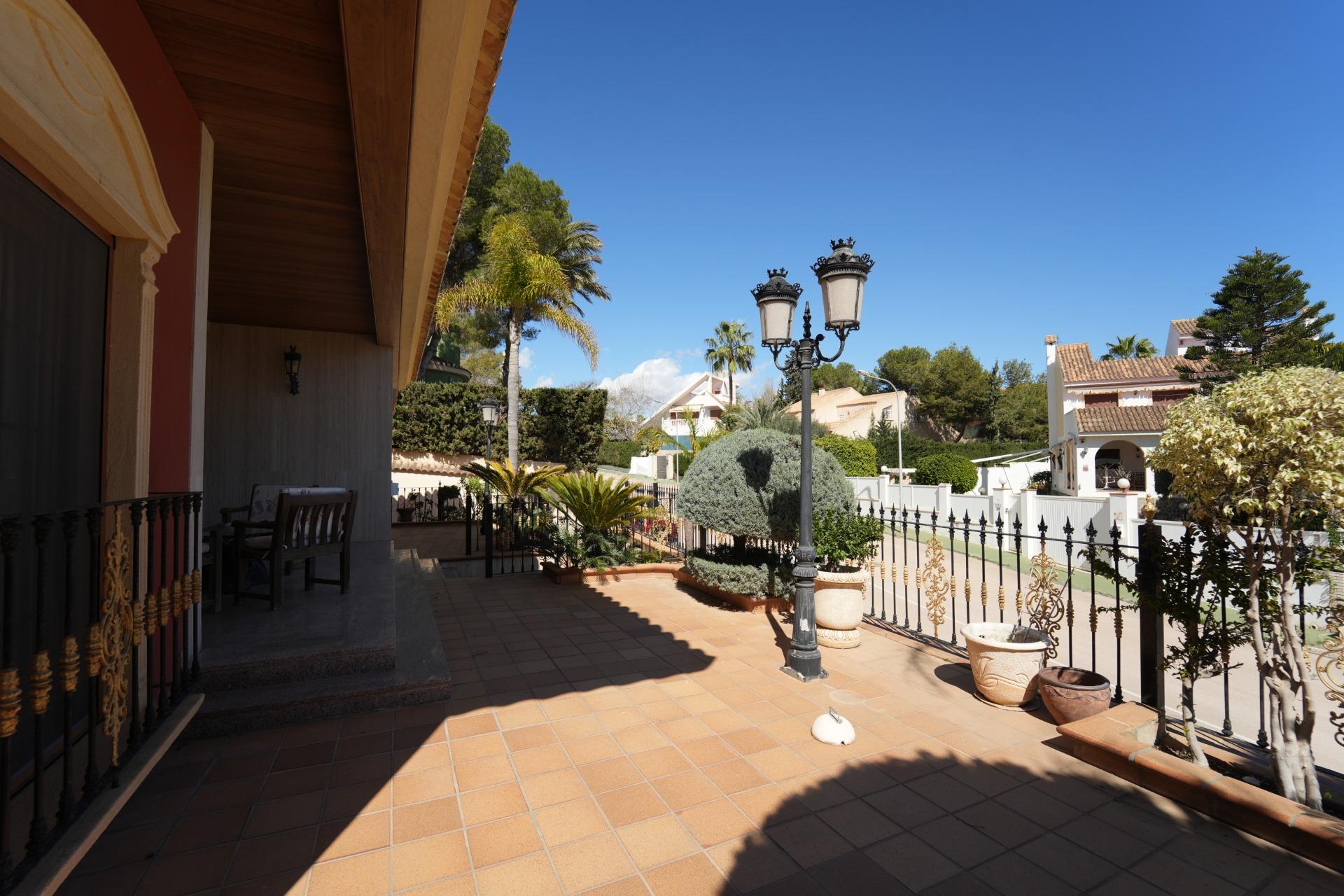 Villa met 8 Slaapkamers in Campoamor, Orihuela Costa - Image 34