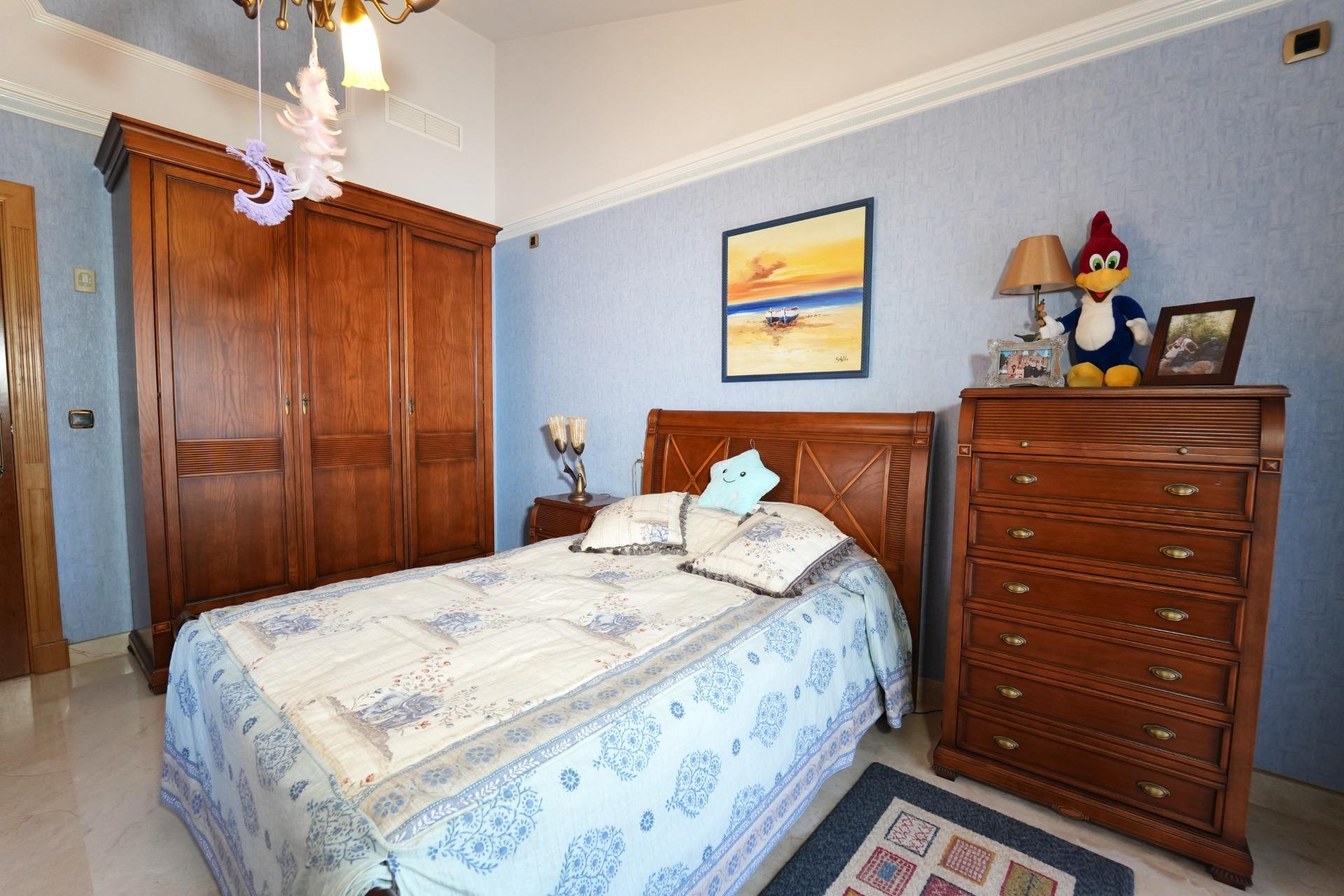 Villa met 8 Slaapkamers in Campoamor, Orihuela Costa - Image 4