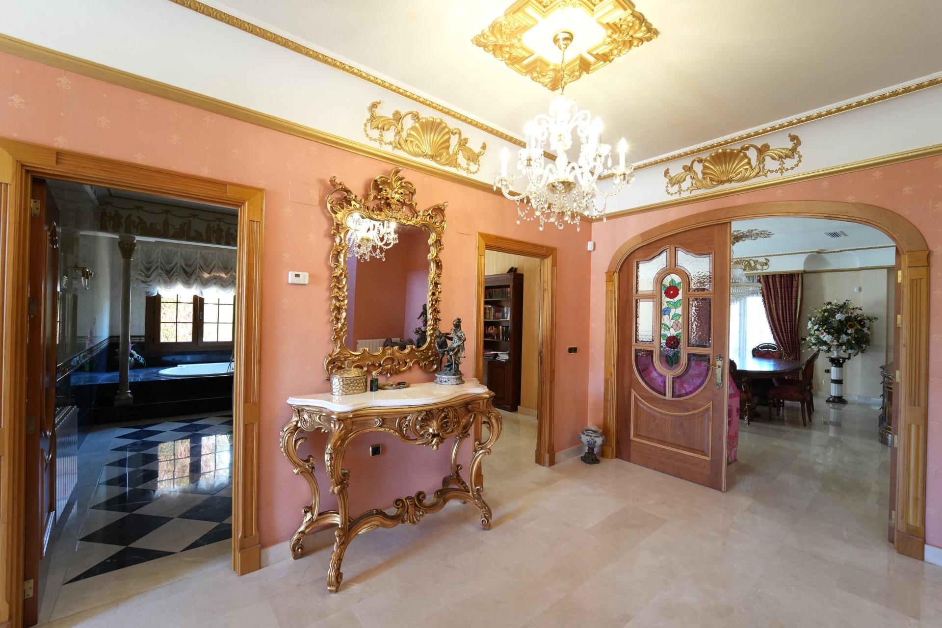 Villa met 8 Slaapkamers in Campoamor, Orihuela Costa - Image 44